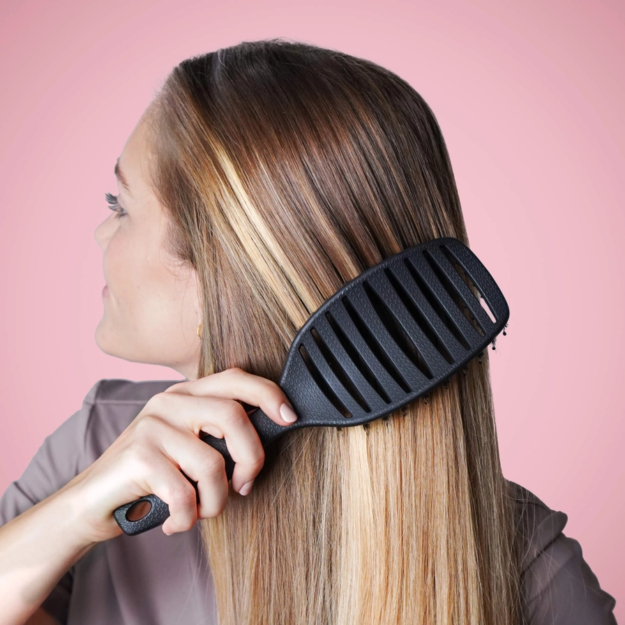 Yuaia haircare - Curvy brush - hårbørste - Lavender